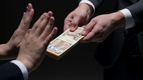 Man refusing a bribe of cash Stock Footage 336765828