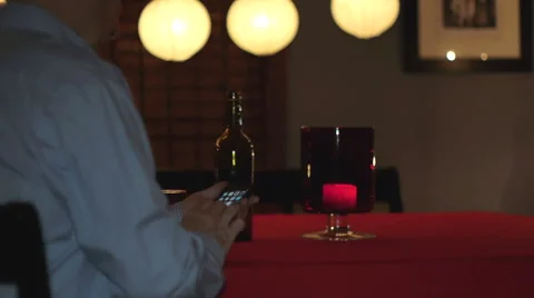 Man in Restaurant Surfing Internet 스톡 동영상 64292878