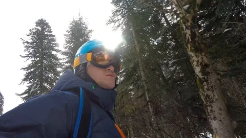 Man rides on a snowboard Video stock 86325665