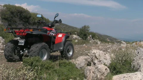Man riding ATV 스톡 동영상 142448