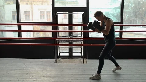 Man in the Ring 動画素材 103752300