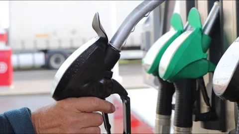Man rrefueling transporter bus Video stock 283827235