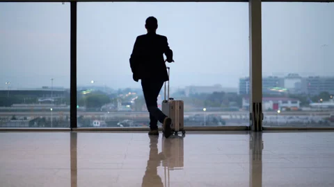 Man run to small suitcase, grab it and jog to boarding gate Stock Footage 320118381