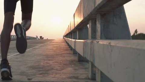 The man with runner on the street be running for exercise. Видео 105913632