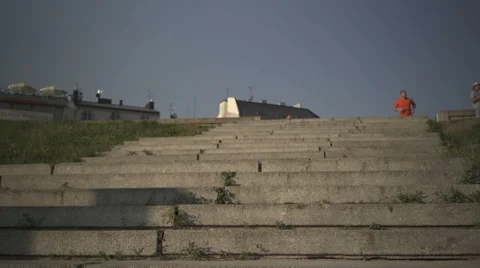 Man running up and down stairs. Vidéo 52694947