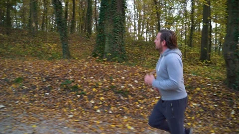 Man running at public park take a rest, Zagreb, Croatia. Stock-Footage 102548452