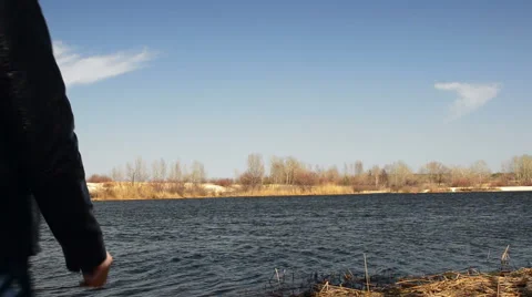 The man sat down at the shore 動画素材 49195789