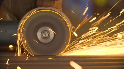 Man Saws Grinder Metal Face is Not Seen Vídeos de archivo 68508196