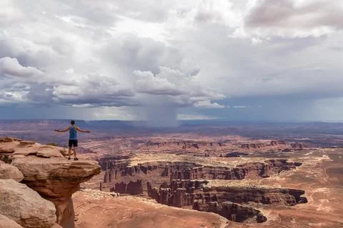 Man with scenic view on Split Mountain Canyon seen from Grand View Point Ov.. Stock Photos