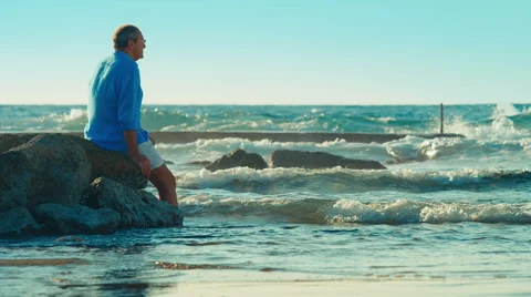 A man at the sea 動画素材 43743661