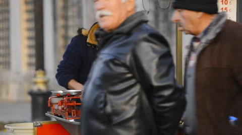 Man sells a corn and chestnuts Stockbeeldmateriaal 63044746