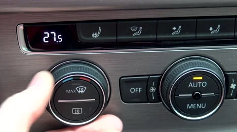 Man set the air conditioner in car - high temperature Video stock 61171339