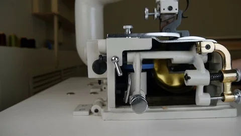 Man sets up the edge skin machine Stock-Footage 81419771