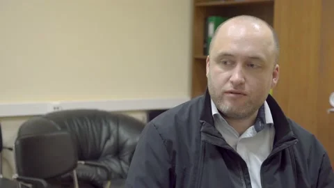 Man in shirt and jacket with documents Stock-Footage 225223261