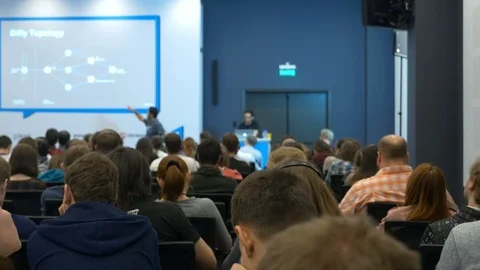 Man showing screen and speech at business education conference at finance forum 库存影片 88589312