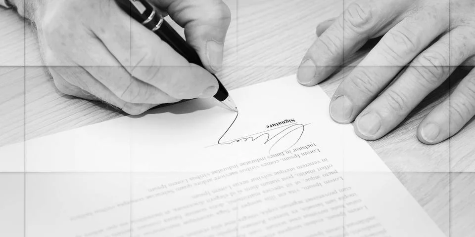 Man signing a contract, geometric pattern Foto stock