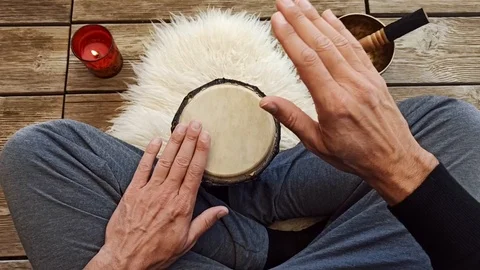 Man singing small bongo Vidéo 126156430