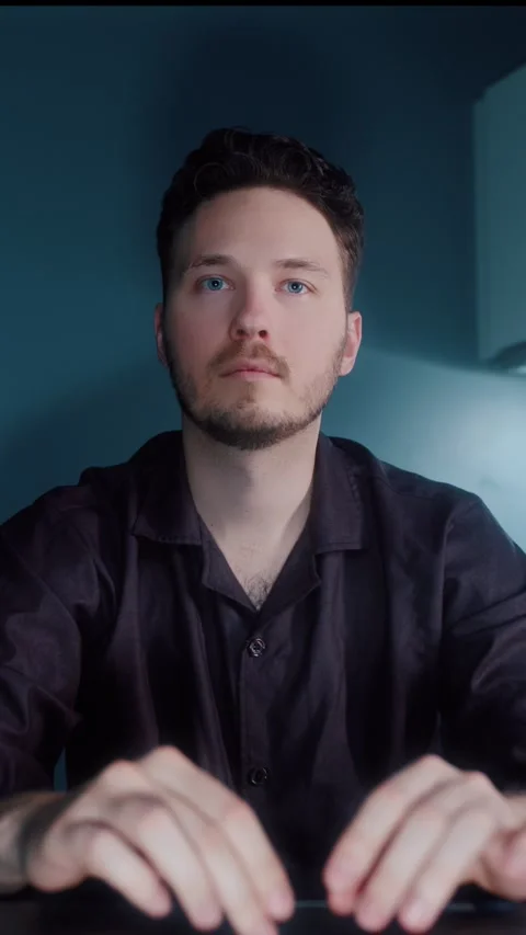 Man Sitting at Desk Typing Focused 스톡 동영상 322898025