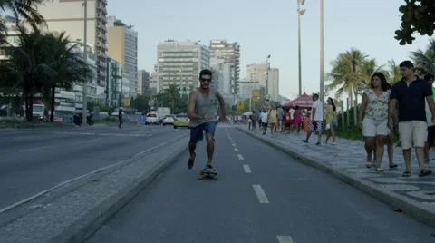 Man skating on road 库存影片 49621557