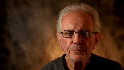 Man speaking 動画素材 108451438