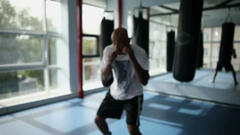 Man spends his training in the gym 库存影片 93650690