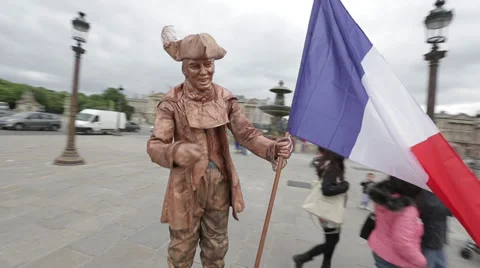 MAN STATUE CONCORDE PLACE Stock Footage 32406054