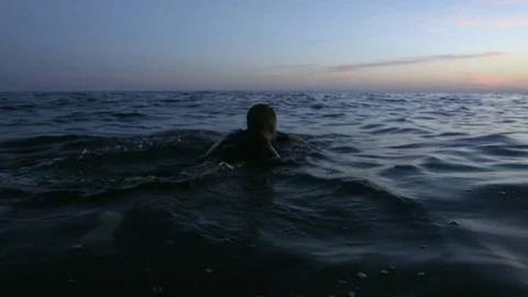 Man Swimming in Sea Stockbeeldmateriaal 75166889