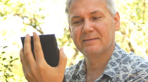 Man with tablet computer 스톡 동영상 25843983