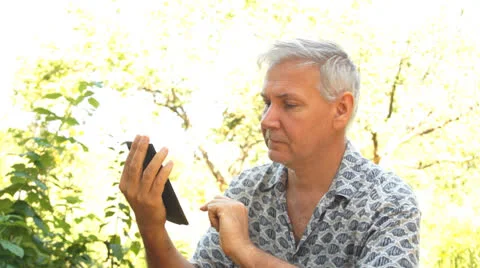 Man with tablet computer Stock-Footage 25844049