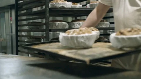 A man takes a tray Video stock 76886344