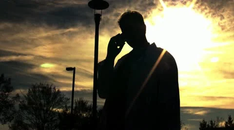 Man talking on phone Stockbeeldmateriaal 17879763