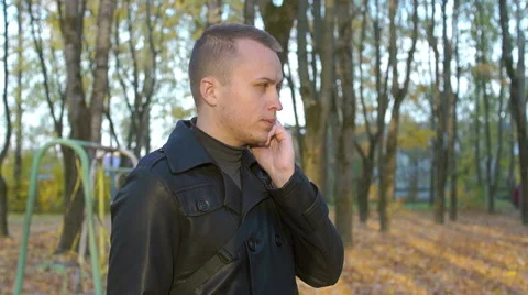 Man talking on the phone Stockbeeldmateriaal 43750152