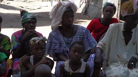 Man talks about water and sanitation bad conditions - Guinea, Africa Vidéo 78134873