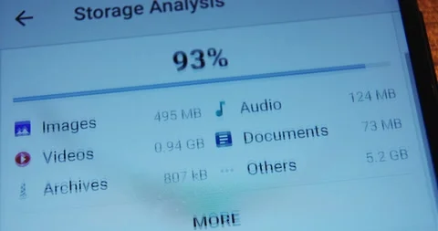 Man texts message using virtual keyboard of mobile phone Stock-Footage 149460323