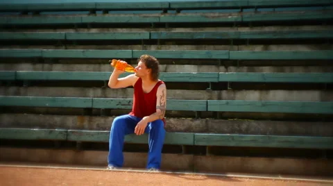 Man thirst-quenching after exercise 動画素材 1159879