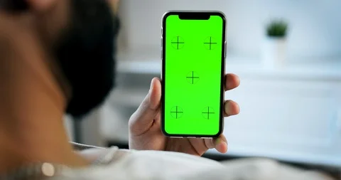 Man Touching Chromakey Smartphone Видео 113310220