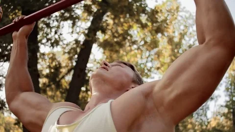 Man training outside 스톡 동영상 77876908