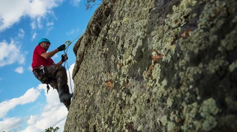 Man trains to conquer the rock Video stock 43203045