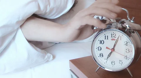 Man turns off the alarm Vidéo 47174183