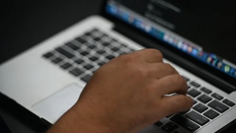 Man typing away on computer 스톡 동영상 116120340