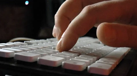 Man typing on the keyboard Vídeos de archivo 68386559
