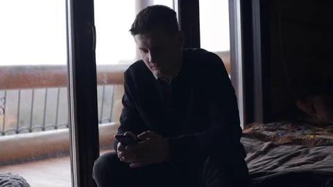 Man typing on smartphone Video stock 70596951