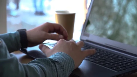 Man typing on text on laptop Stock-Footage 84284656