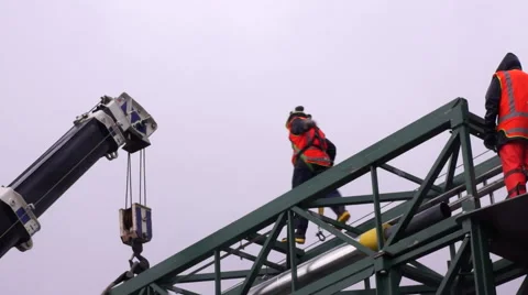 Man unhooking crane. Stock Footage 45118877