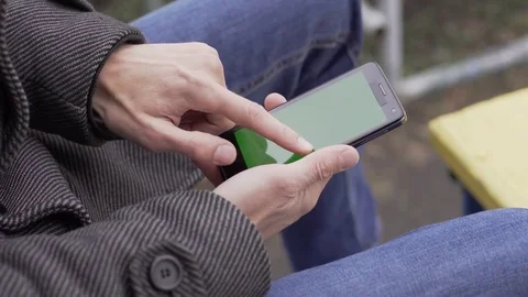 Man Use Touchscreen Phone Stock-Footage 81170062