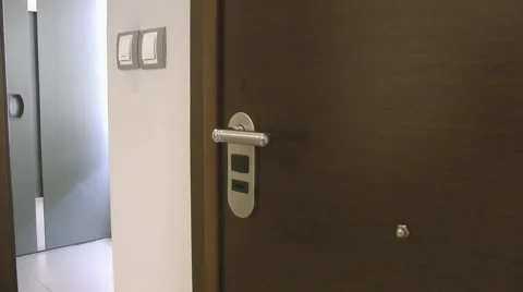 Man uses key to open a door. Vídeos de archivo 63045221