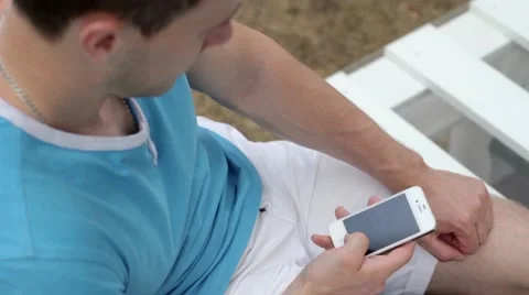 Man Uses The Phone 库存影片 65156302