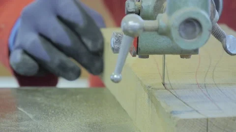 Man Using a Bandsaw Machine, Close Up 스톡 동영상 40334449