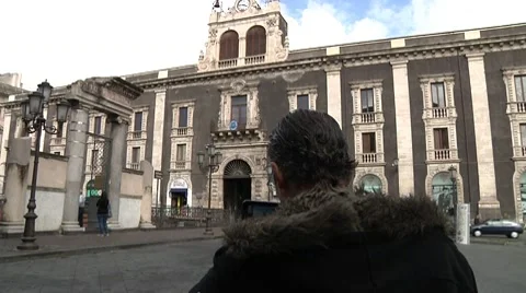 Man using digital tablet for photo shooting. Stock Footage 10725446