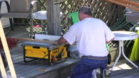Man using electric table saw, cutting wood, audio sound Stock-Footage 54333579